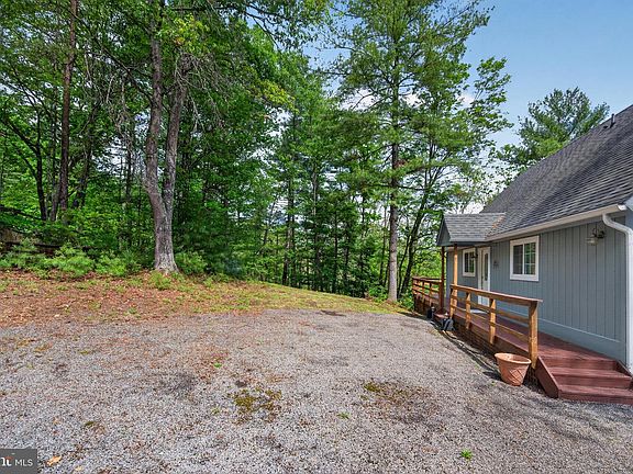4th image of 393 Palmer Rd