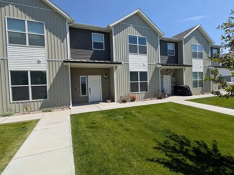 5560 Trueman #C — Photo 1