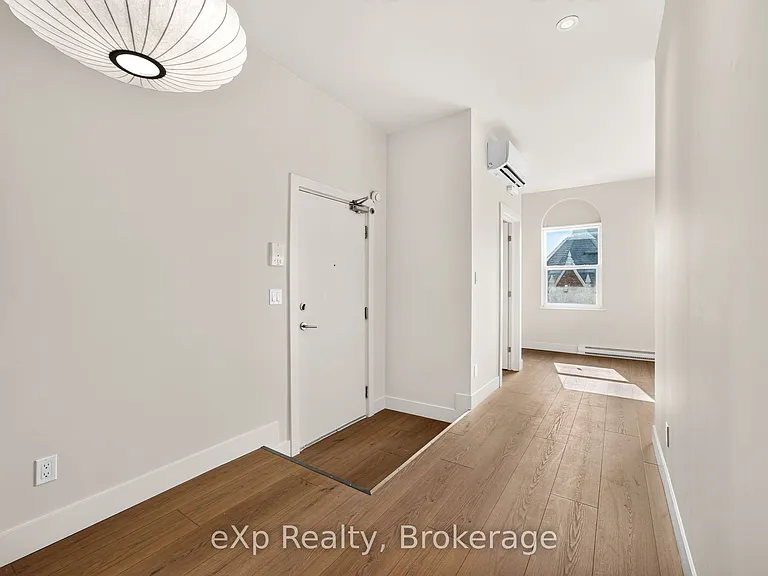 24 Wellington St #12 — Photo 6