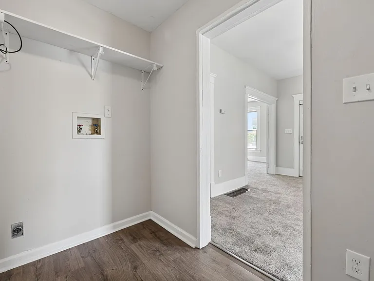 191 S Williams St — Photo 12