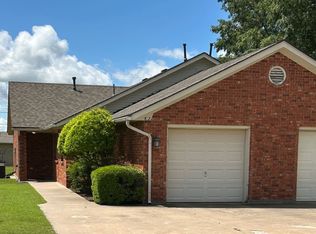 617-718 NE 2nd St #E2, Elgin, OK 73538
