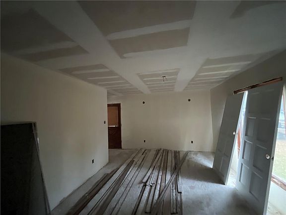 5th image of 5498 Rivoli Dr
