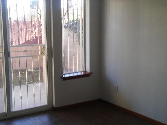 3rd image of 1618 Cliffside Dr NW