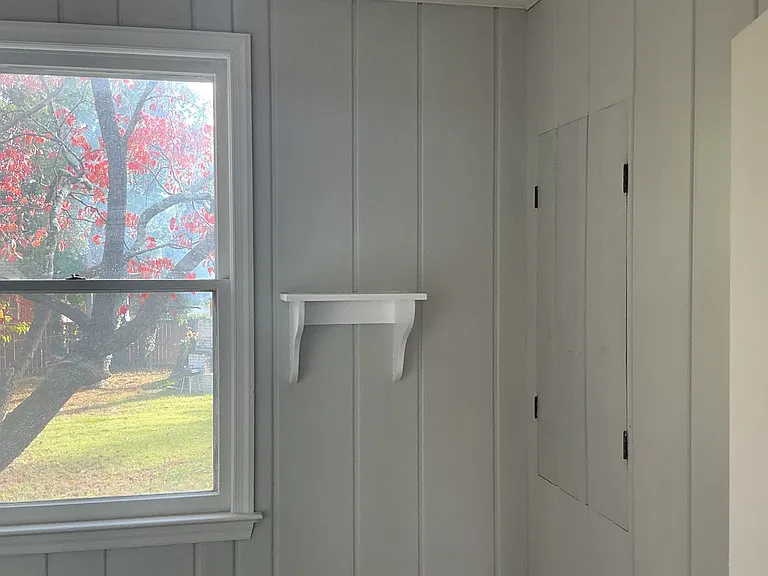 105 Russell Ave — Photo 6