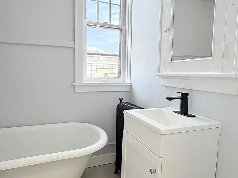 36 Hanna St W #8 — Photo 15