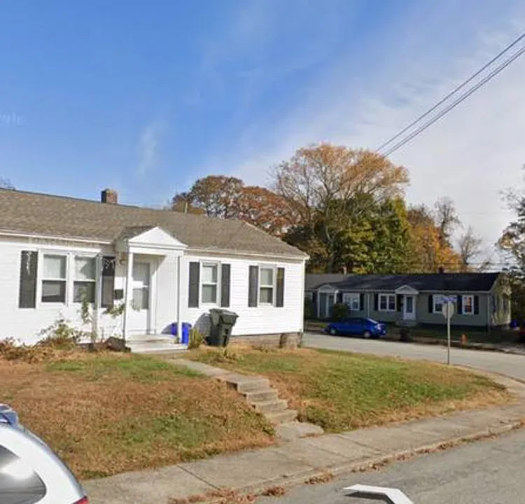 91 Hawthorne Dr