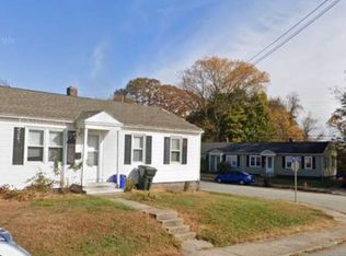 91 Hawthorne Dr, New London, CT 06320