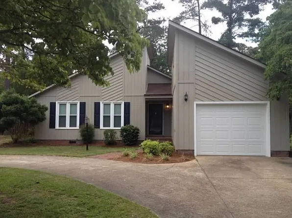 310 Wedge Ct, Hope Mills, NC 28348