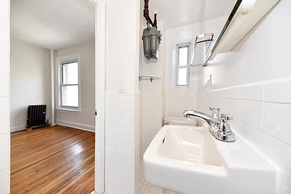 Rented by Buchbinder & Warren | media 7