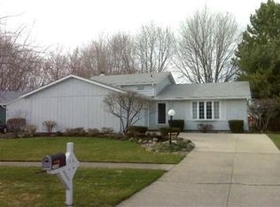 20248 Birchwood Ln, Strongsville, OH