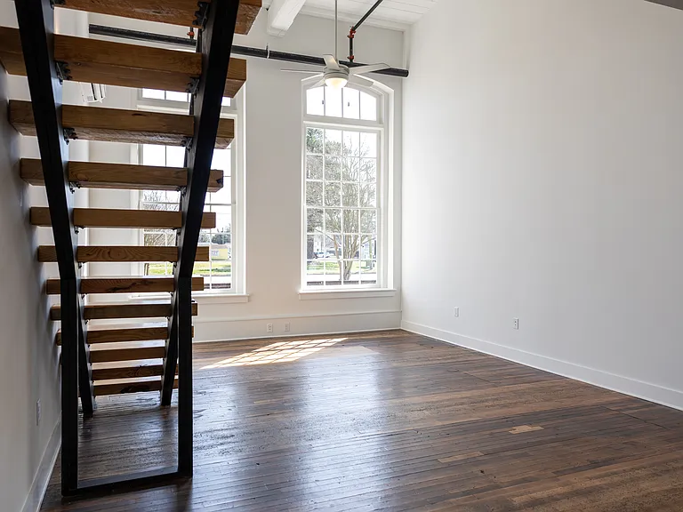 Overton Lofts — Photo 6