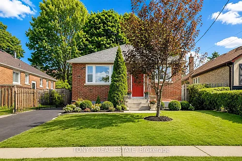 654 Grierson St Photo 1