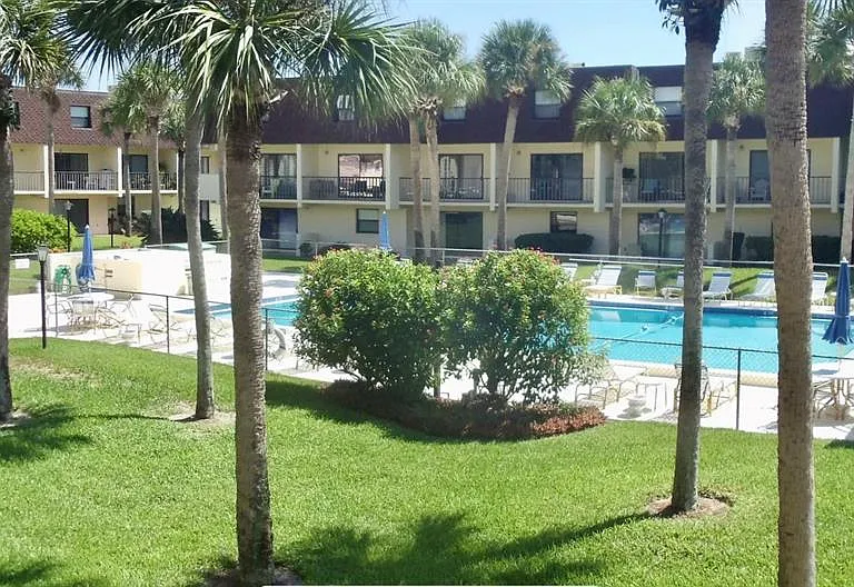 190 Paradise Blvd #9 — Photo 31