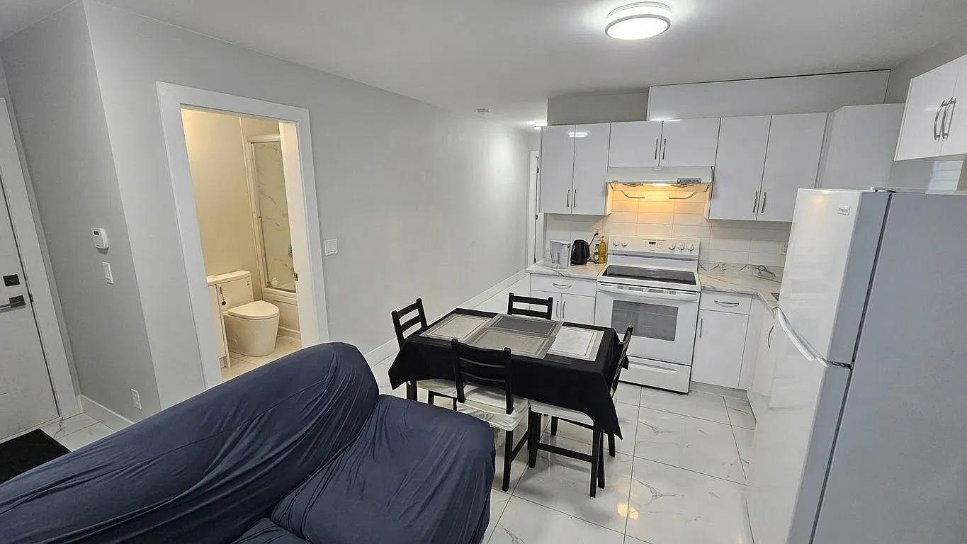 2 bed, $1,300 — Photo 2