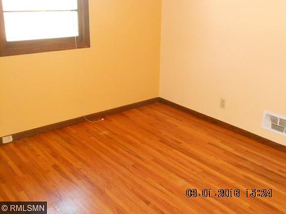 5th image of 11833 Larch St NW