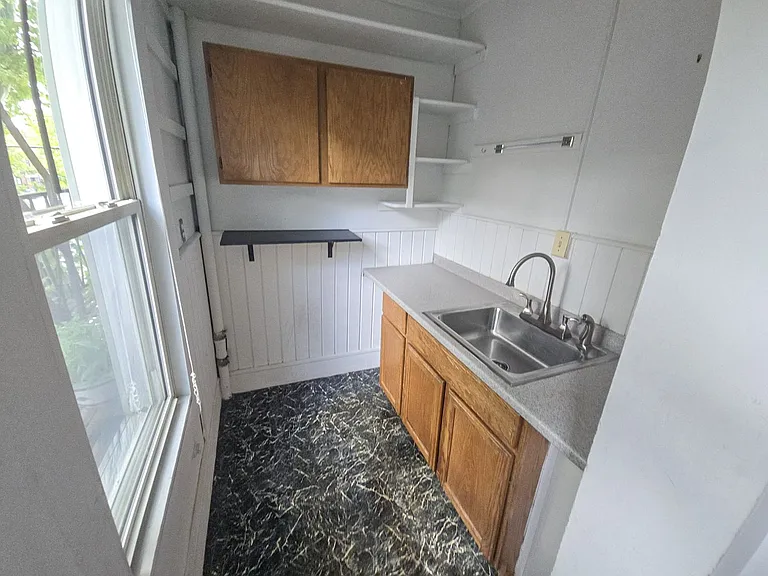 11 Lawrence St — Photo 7
