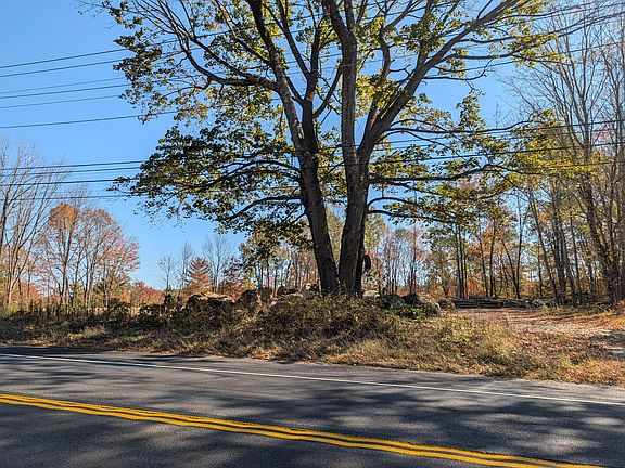 4th image of 1639 Main Street