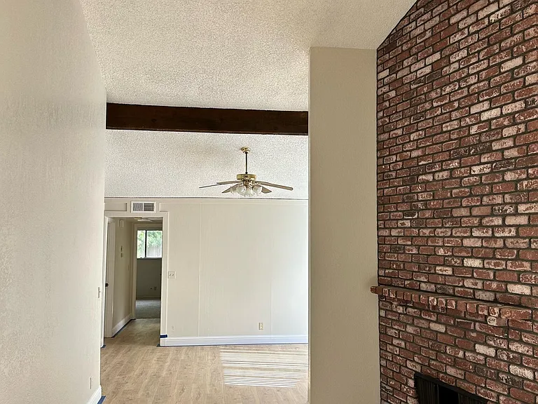1710 Avondale Ave — Photo 7