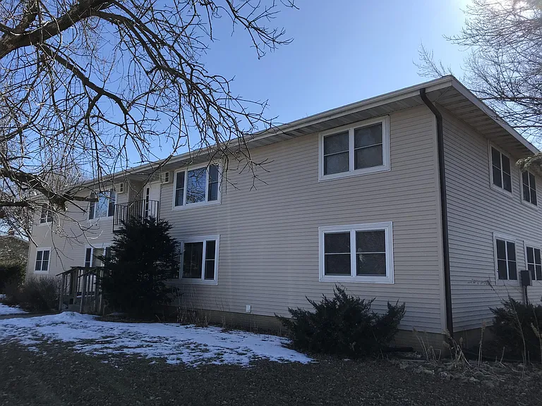 717 Garland St E — Photo 22