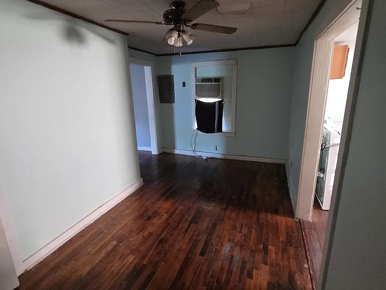 559 N Cumberland St — Photo 4