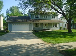 21 32nd Ave NE, Fargo, ND 58102