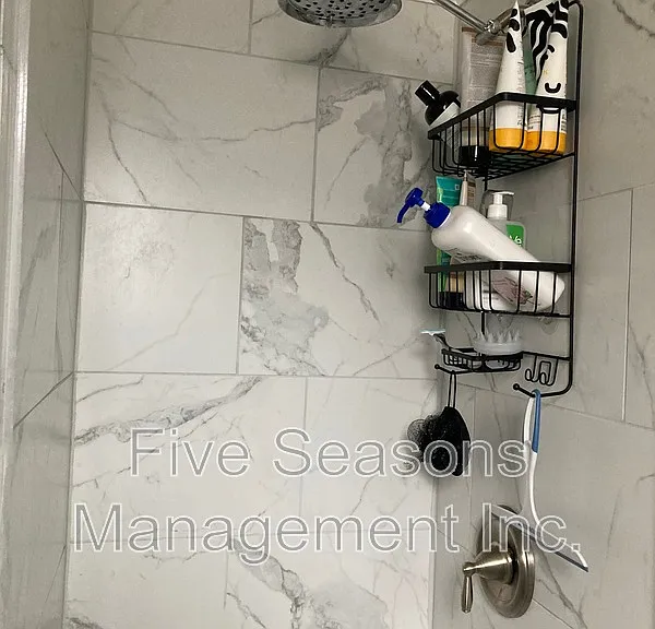 15 Allen St #2 — Photo 11