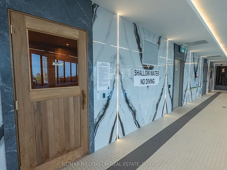 5105 Hurontario St #Penthouse 2 — Photo 21