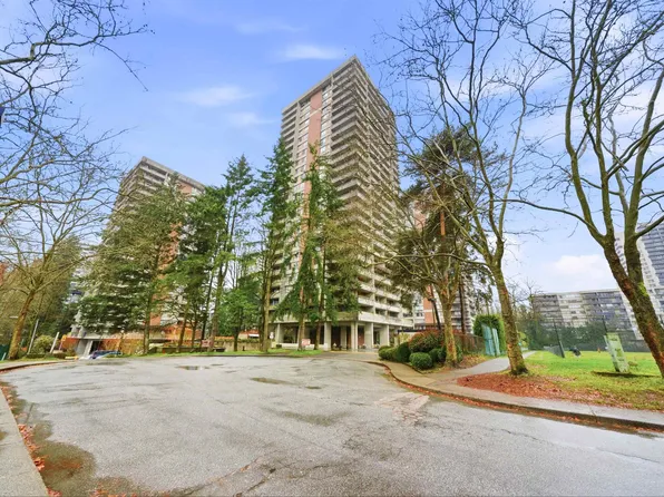 3755 Bartlett Ct #503, Burnaby, BC V3J 7G7