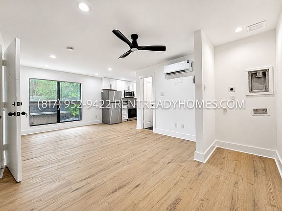 4th image of 1510 W Jefferson Blvd #205