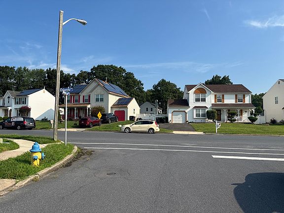 4th image of 2 Mercer Ln