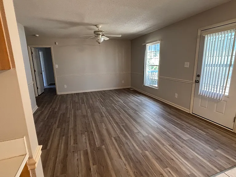 2080 Country Club Dr — Photo 4
