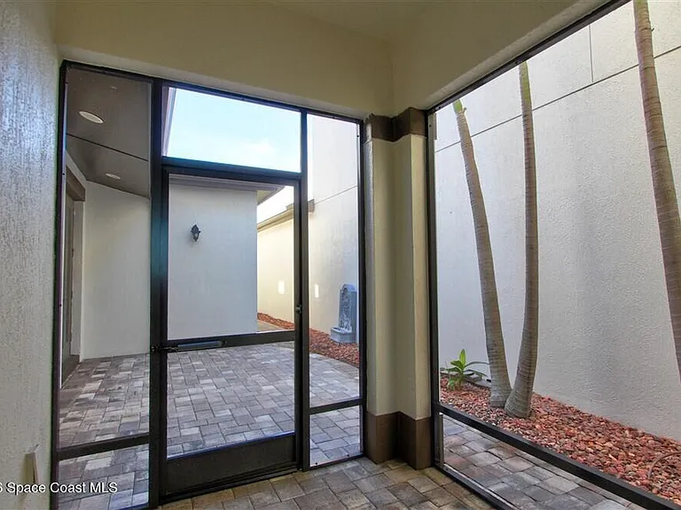8810 Napolo Dr — Photo 11