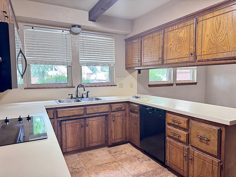 3812 NE 142nd Cir — Photo 9