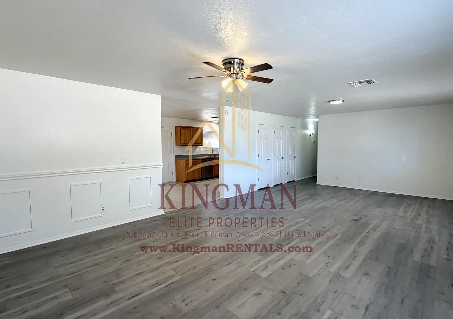 Golden Valley Beauty with RV Parking and Spacious Landscaped Lot — Photo 4