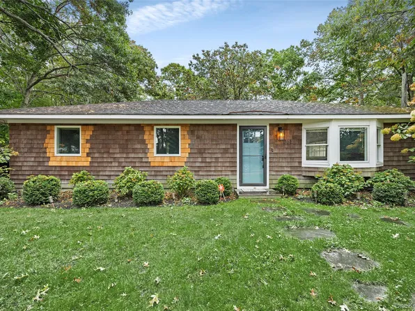 361 Wading River Rd, Manorville, NY 11949