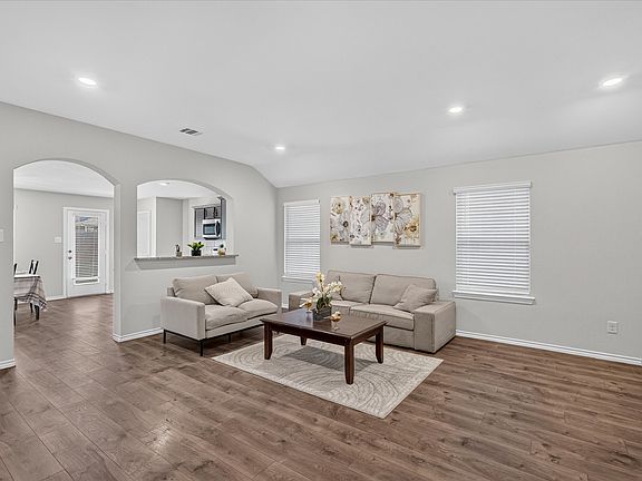 5th image of 2428 Rosharon Dr