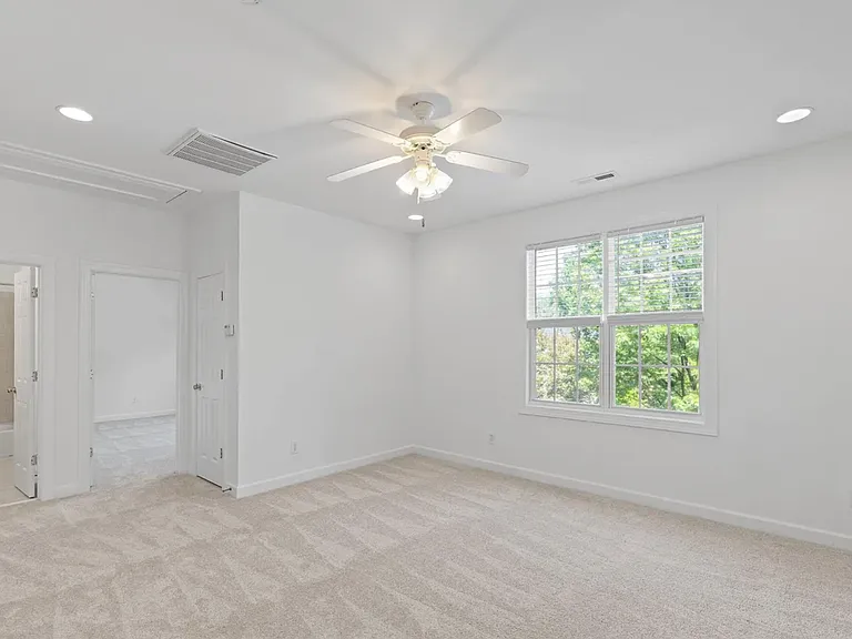 111 Sir Walker Ln — Photo 22
