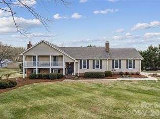 8815 Columbus St, Davidson, NC 28036