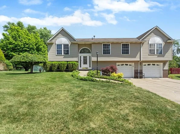 2014 Pembrook Dr, Glenshaw, PA 15116