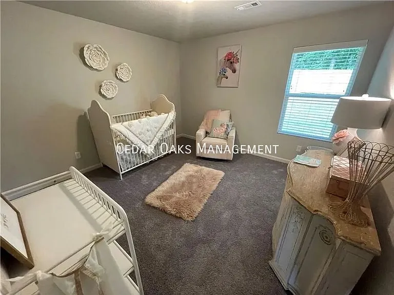 2813 Reynolds St — Photo 8
