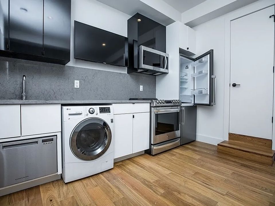 1st image of 144 E 24th St APT 10A