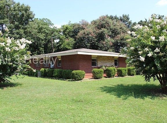 2nd image of 160 Salem Dr