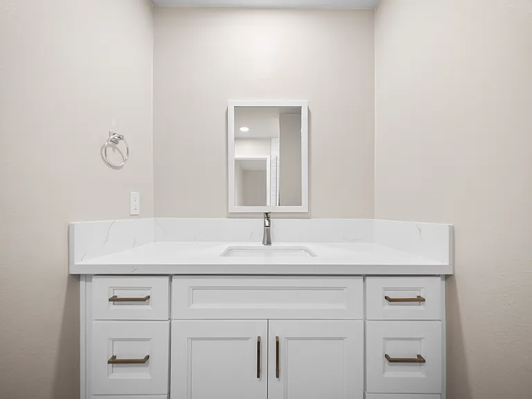 1225 Stanley Ave #203 — Photo 17