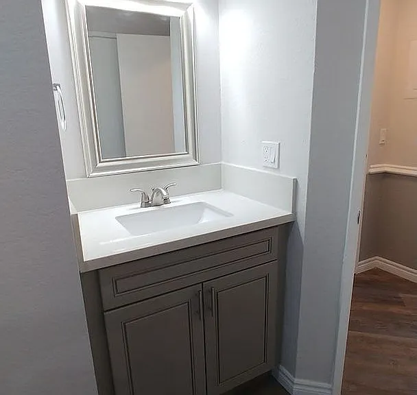 Five Star Suites — Photo 73