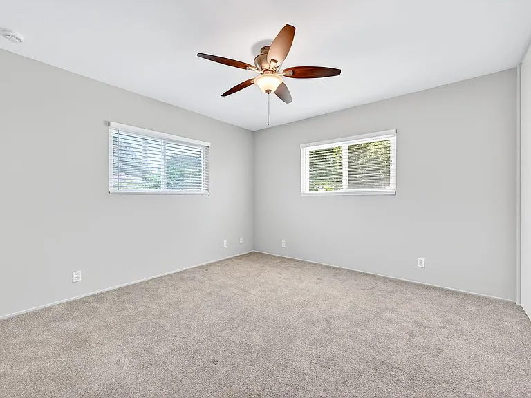 4913 Premiere Ave — Photo 24