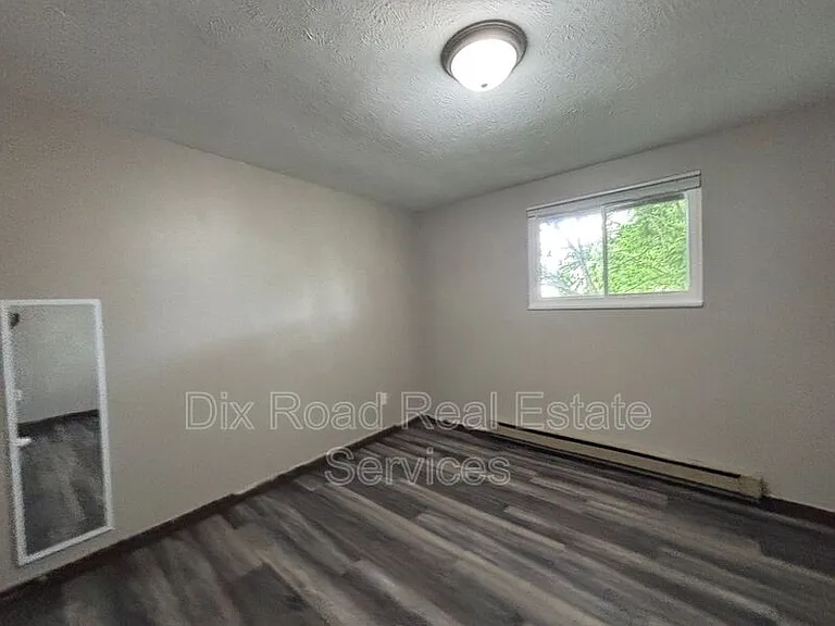 739 Trumbull St #15 — Photo 10