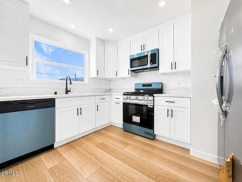 1 bed, 1.0 bath, 650 sqft, $2,700 — Photo 3