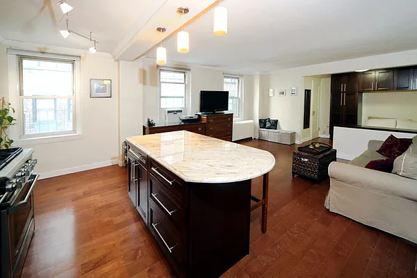 Sold by Diaman Group LLC | media 10