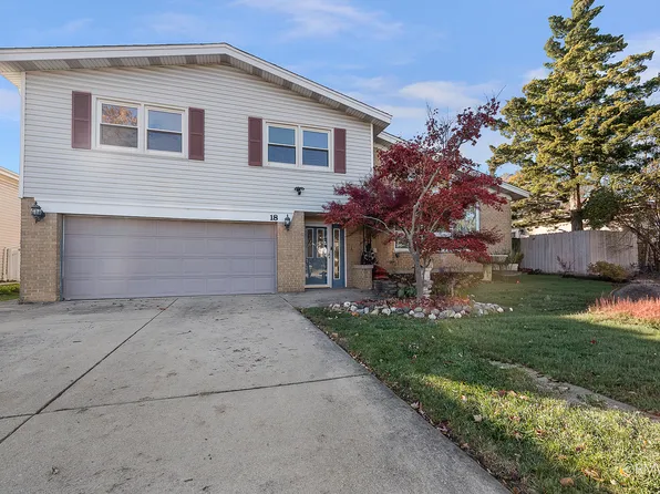 18 S Vista Ave, Addison, IL 60101
