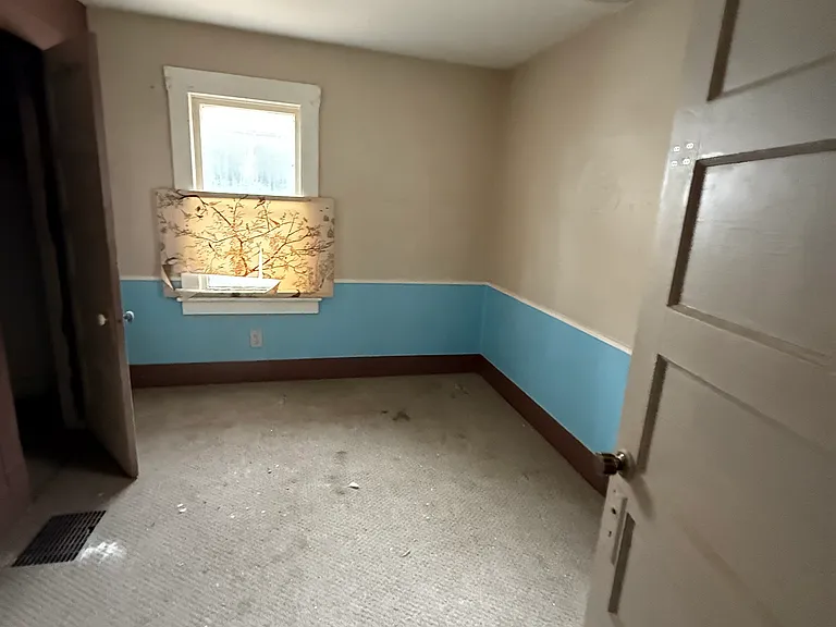 1028 E Garfield Ave — Photo 3
